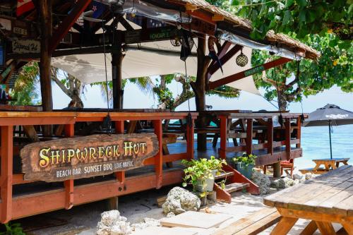 Pub/Lounge, Aroa Beachside Resort in Rarotonga