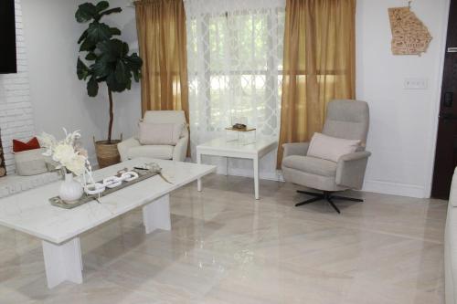 Southern Elegance Gateway Southern Elegance Gateway