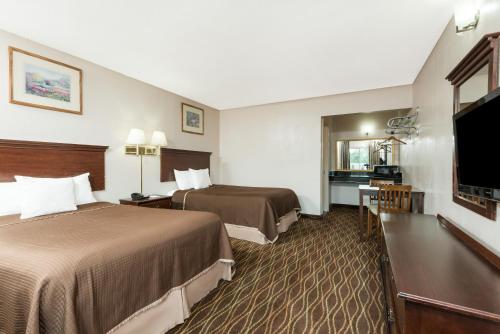 Double Room with Two Double Beds - Smoking