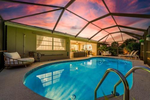 Heated Pool - Minutes to Beach - Outside Bar - Perfect for Family, Naples (foto 8)