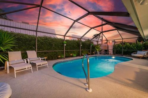 Heated Pool - Minutes to Beach - Outside Bar - Perfect for Family, Naples (foto 10)