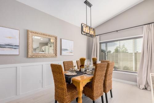 Cozy Exquisite Golf Course Home in Alta Mesa detail