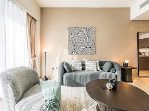 Newly furnished 1BR - Grande Signature Residence, Dubaj (fotografie 4)