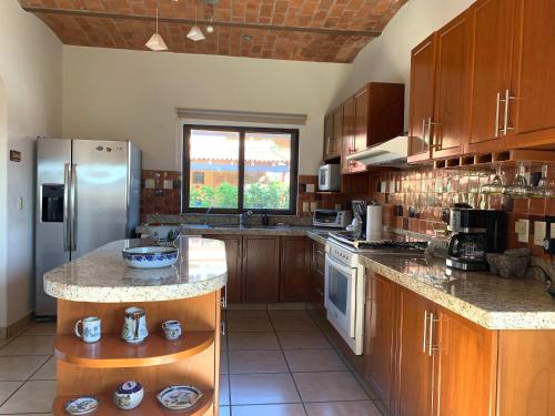 Villa Tikal- Charming 2 bedroom villa wpool in Ajijic, Mexico