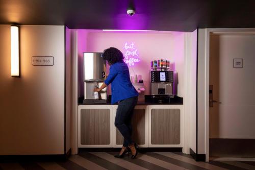 627493718 YOTEL Washington DC