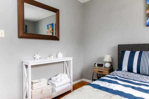 Golden Shamrock 3BR Home 3min to ND Golden Shamrock 3BR Home 3min to ND