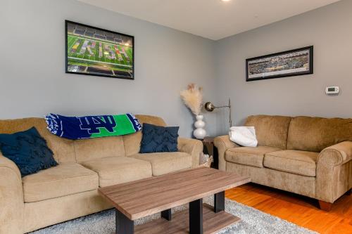 Golden Shamrock 3BR Home 3min to ND detail