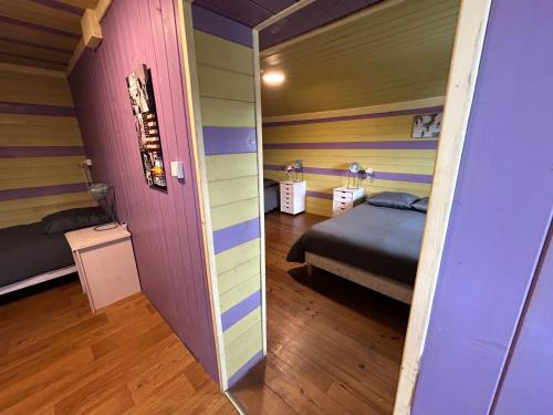 2 double beds, 1 twin bed