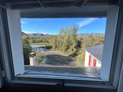 View, La Cheminee - Chambres d'hotes avec bar-restaurant in Montory