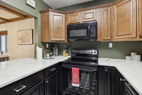 Fully Renovated 3-Bedroom Home, Walk to Ober Mountain & Just Minutes from Gatlinburg in Gatlinburg, USA