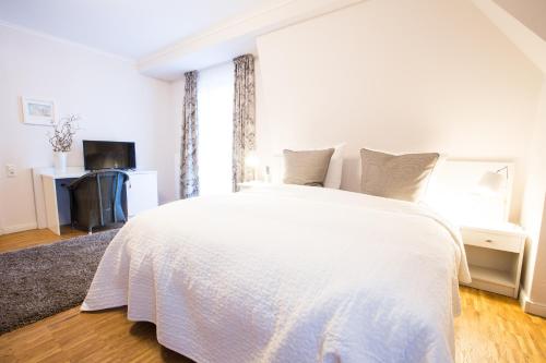Hotel Strand26 an der Ostsee 330m von Hacheweg entfernt
