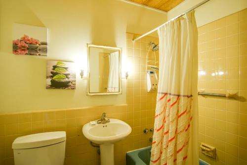 Spacious South Haven Home about 1 Mi to Lake Michigan! - image 10