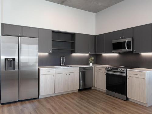 Ave Phoenix Sky – Phoenix, AZ