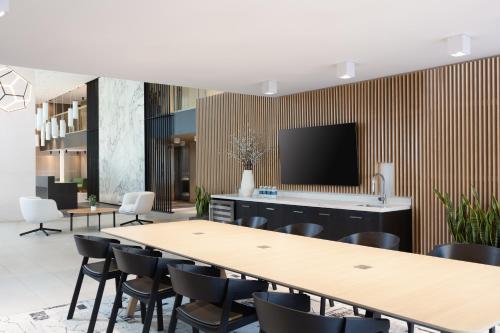 Ave Phoenix Sky – Phoenix, AZ