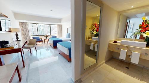 room detail thumbnail 1