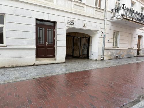 Duke Apartments - image 13