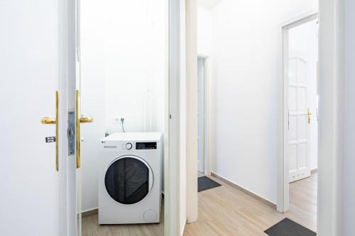 Apartment image 9