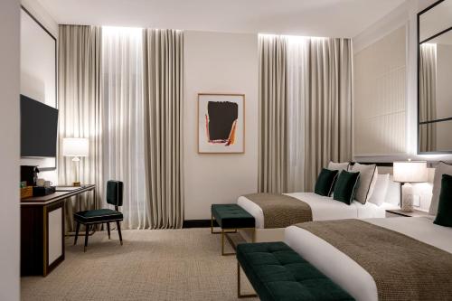 Deluxe Double Room image 2
