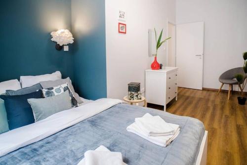5 bedrooms apartment with AC in center, Budapest