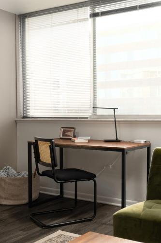 Flexhome Medical District 1BR with Pool and Gym CHI30 in Chicago, USA
