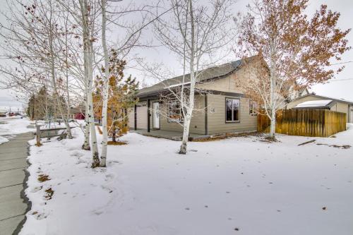 Cozy Belgrade Home Near Skiing, Hiking and Airport! in Belgrade (MT)