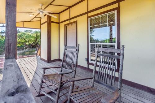 Appian Way Tuscan Cottage in Fredericksburg, USA