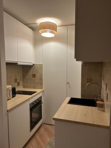 Charming Apartment with JACUZZI Centre Strasbourg Gare, Strasbourg (photo 4)