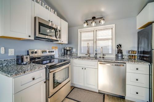 Ocean City Retreat with Ocean Views, Walk to Beach! in Ocean City, USA