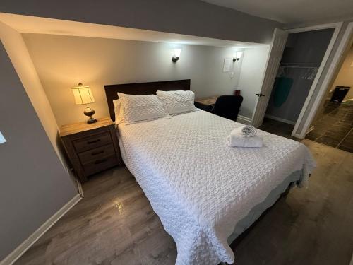 Close to Downtown - Free Parking in Grand Boulevard