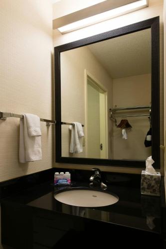 Fairfield Inn Orangeburg - image 13