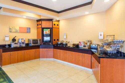 Fairfield Inn & Suites Canton - image 6