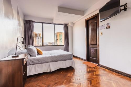 Double Room image 6