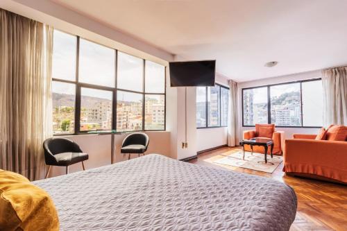 Executive Suite image 3