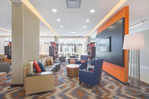 Courtyard by Marriott Saltillo, Сальтильо