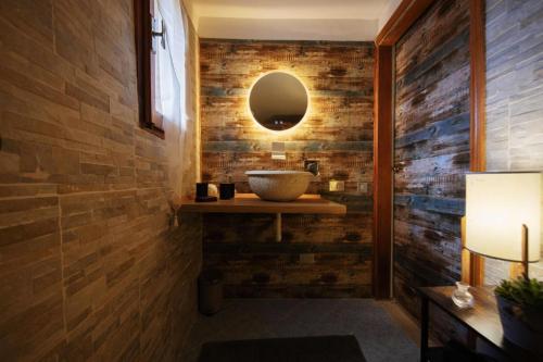 Fürdőszoba, Relais Marmore con Jacuzzi per due persone in Ferentillo