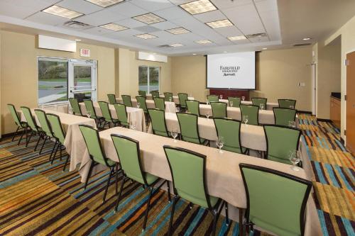 Fairfield by Marriott Cleveland - 회의실/연회장
