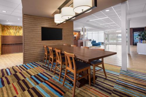 Fairfield by Marriott Inn & Suites Poplar Bluff - 편의 시설/서비스