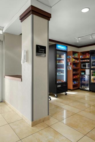 Fairfield Inn & Suites Bedford - image 13