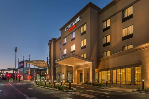 Courtyard by Marriott Reno Downtown/Riverfront - image 10