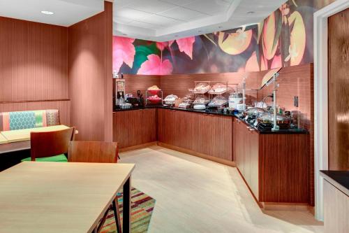 Fairfield Inn & Suites by Marriott Atlanta Alpharetta - image 12