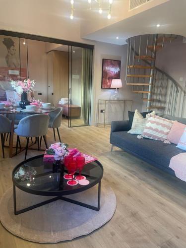 Pretty Pink Posh Penthouse, Manchester (foto 5)