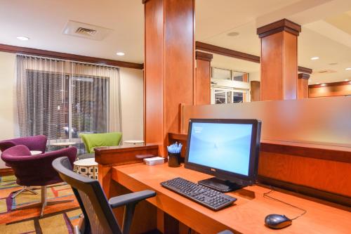 Fairfield Inn & Suites White Marsh - image 11