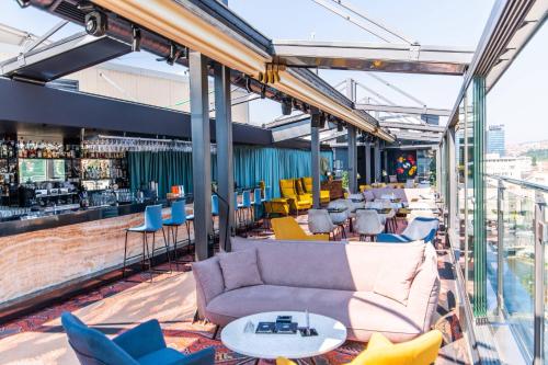 حانة/استراحة, Courtyard by Marriott Sarajevo in سراييفو