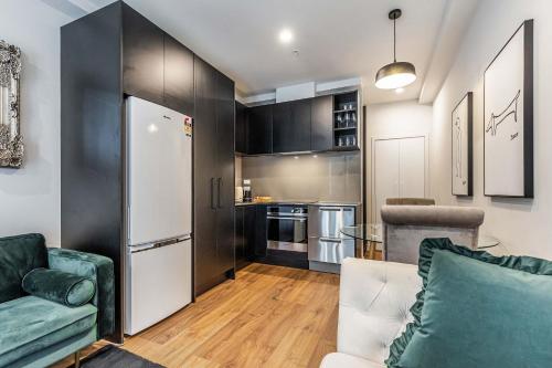 Stylish 2-Storey Retreat With Parking Zodiak Stays, Auckland (fotografie 7)