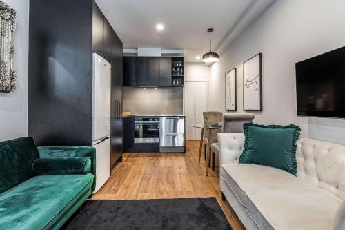 Stylish 2-Storey Retreat With Parking Zodiak Stays, Auckland (fotografie 9)