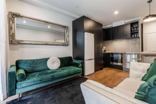 Stylish 2-Storey Retreat With Parking Zodiak Stays, Auckland (fotografie 10)