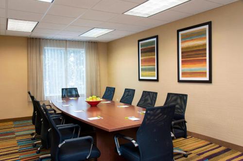 Fairfield by Marriott Inn & Suites Chicago St. Charles - 회의실/연회장