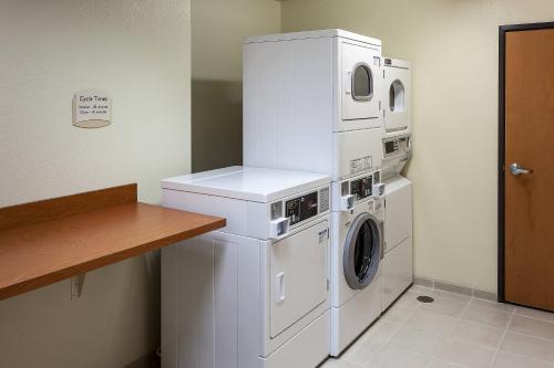Fairfield Inn & Suites by Marriott Anchorage Midtown - image 3