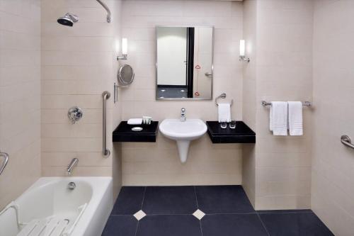 Courtyard by Marriott Riyadh Diplomatic Quarter, Riad (Foto 11)