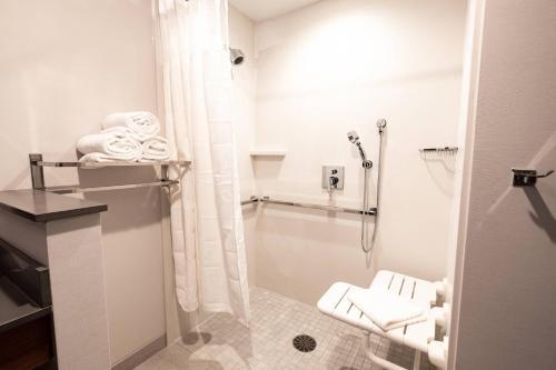 Fairfield by Marriott Inn & Suites Fond du Lac - image 8